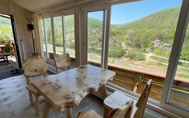 S basseynom Private house