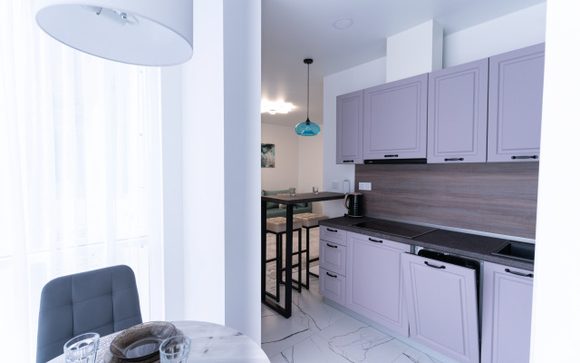 Апартаменты-студия 30 кв.м. с двуспальным диваном и панорамной зоной, 16 этаж