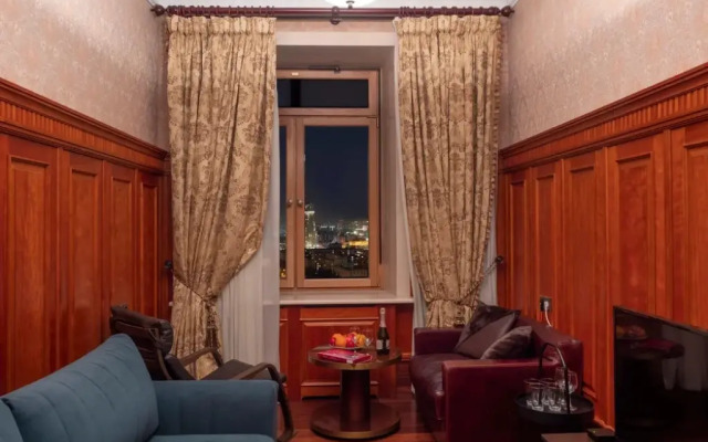 Apartments Roskoshnye S Dzhakuzi I Vidom Na Reku