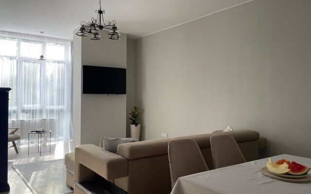 Prostornye Dvukhkomnatnye Indigo Apartments