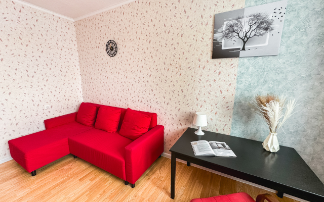 S zaseleniyem Lutshiy servis Posutochno50 Flat