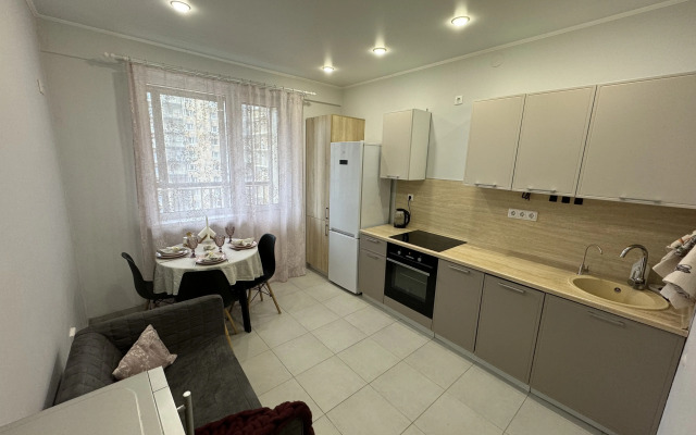 Dvuhkomatnaya Okolo "Megi" Na Prospekte Pobedy 139ak2 Flat