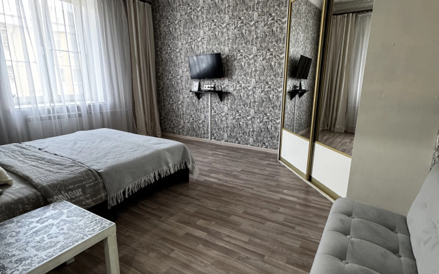 Квартира рядом с УВЗ Патона 8/4