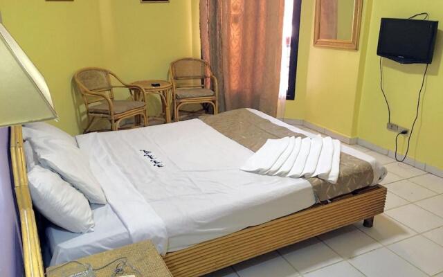 Gaddis Hotel, Suites and Apartments