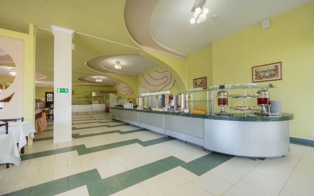 Kurortny Hotel Atelika Gorizont Sudak 2**
