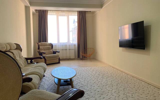 Квартира Просторная Трехкомнатная