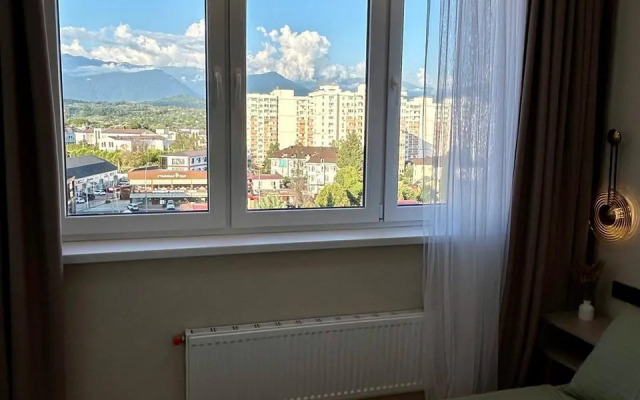 Stilnaya Yevrodvushka S Vidom Na Gory Flat