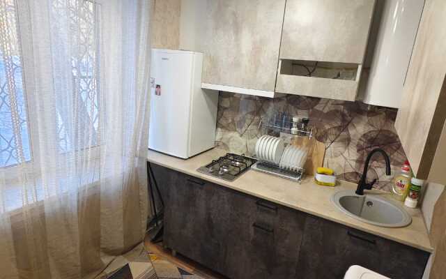 Komarova 13b Apartments