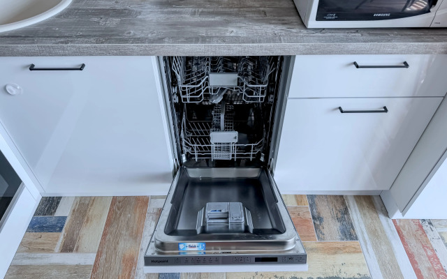 Квартира Green FOX с комфортом для троих в шаге от стадиона. Удобная кровать и диван