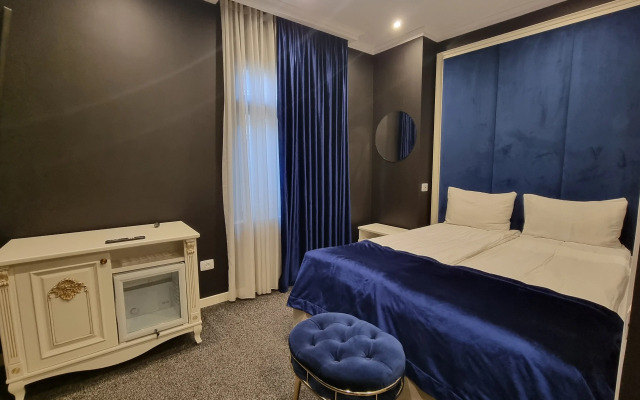 Seven Beauties Hotel