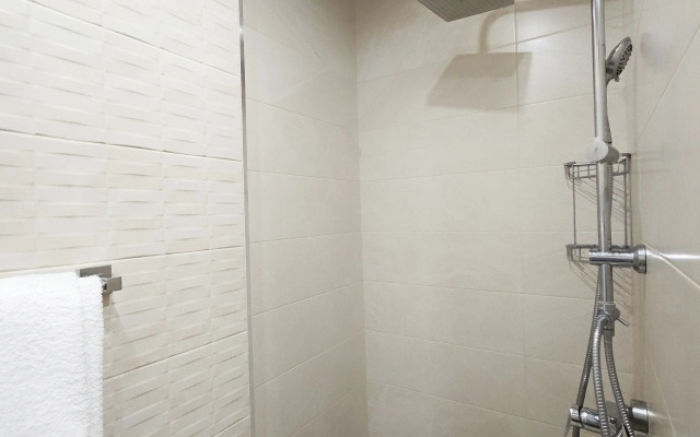 Newly Renovated Condo, Steps to Republic Square Apartments