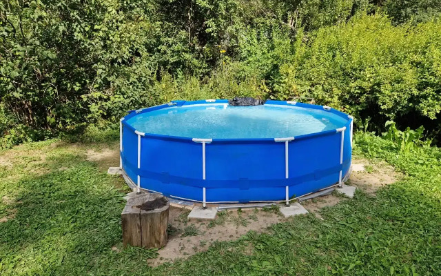 vo Fryazino s Ulichnym Bassejnom i Batutom Private House