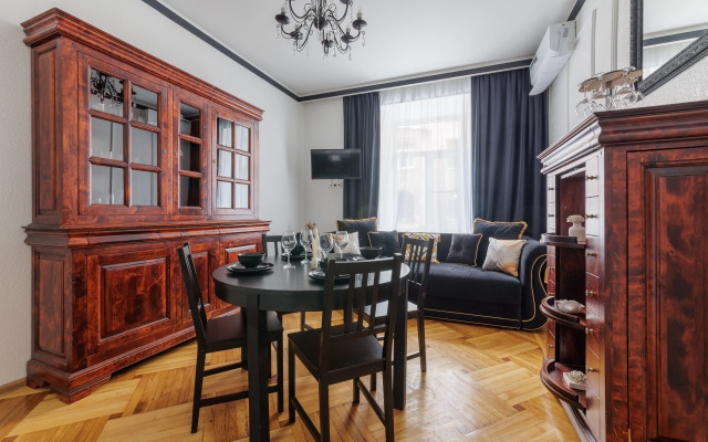 Апартаменты Трехкомнатные у Площади Восстания 10 гостей