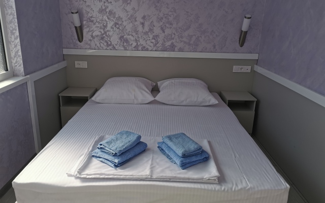 Zvezdny Hotel