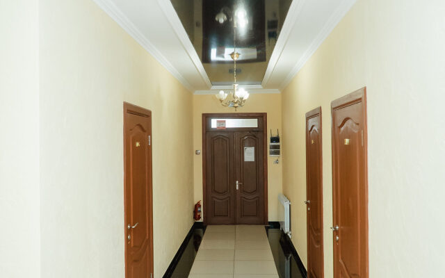 Отель Корона