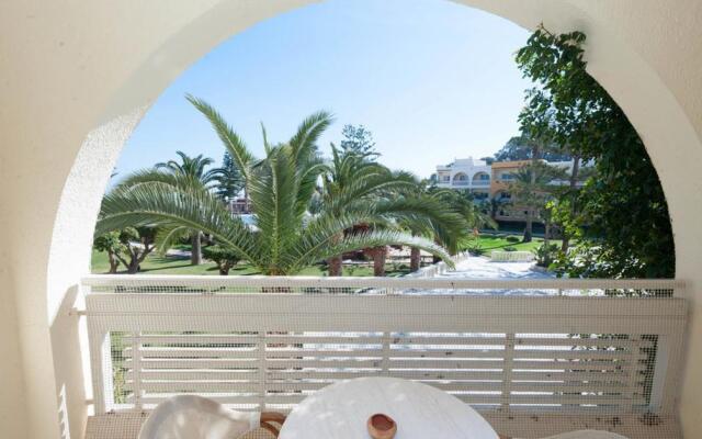 Abou Sofiane  Families and Couples Hotel