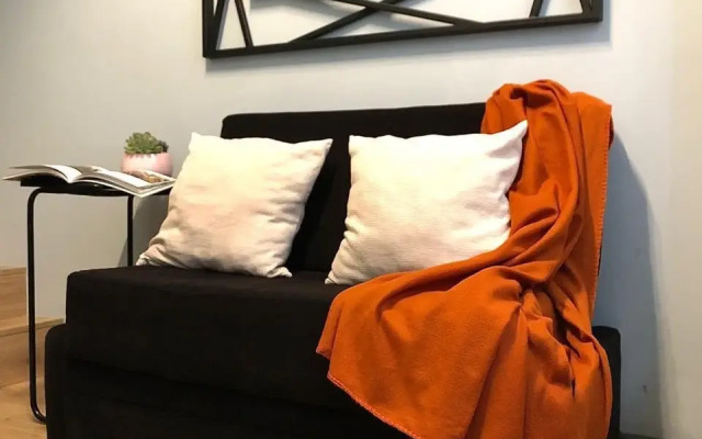 U metro Nagornaya Flat