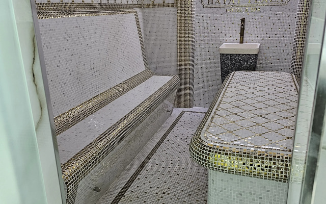 Hayat Plaza Hotel & Spa