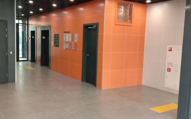 S oknami vo dvor Flat