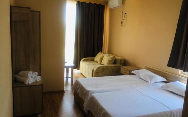 Ippa S Plaza Hotel
