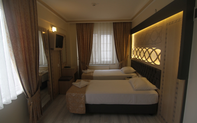 Grand Liza Hotel