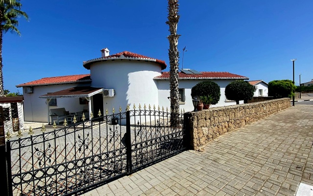 Villa Boutique, Villa