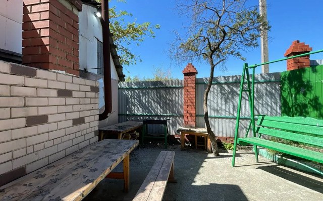 Otlichny Dvukhetazhny s Mangalom i Baney Ryadom s Prudom Private House
