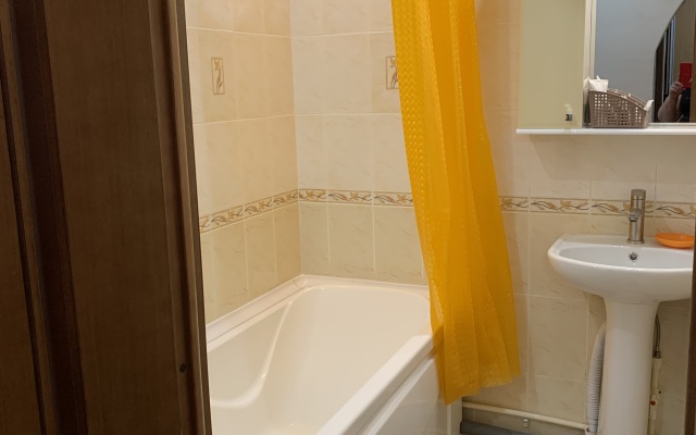 Квартира с Балконом на Строителей 28