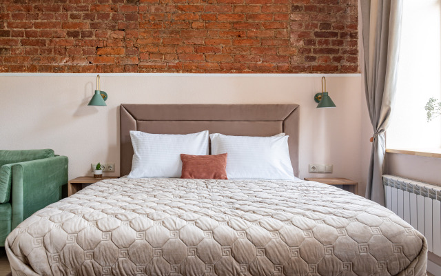 Квартира Яркая студия рядом с Невским Проспектом