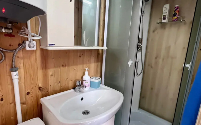 Domik U Snezhnykh Vershin Guest House