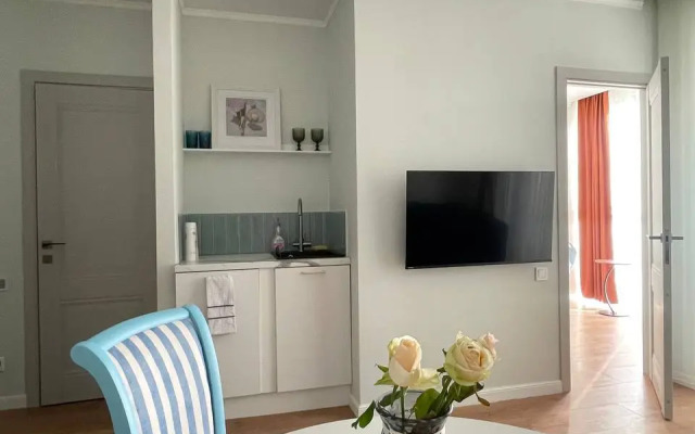 Uyutnaya S Sovremennym Remontom Flat