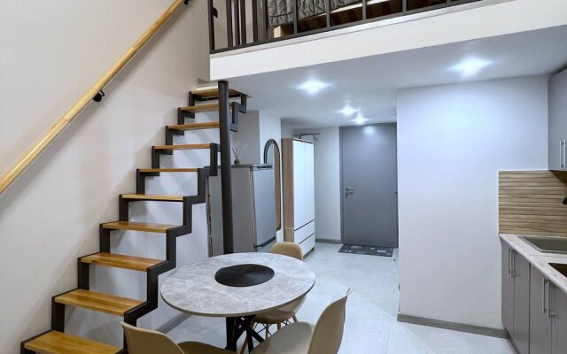 Dvuhurovnevye apartamenty Aurora u metro Baumanskaya