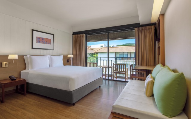 Отель DoubleTree by Hilton Phuket Banthai Resort