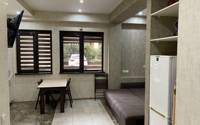 Monteroza Studiya Dlya Troikh Apartments