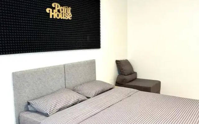 3 Na Grenaderskoy Flat