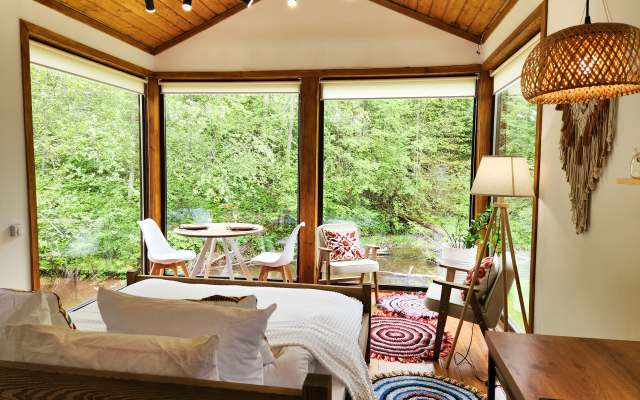 Zhivopisniy ostrov Glamping