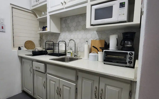Chrisanns Beach Resort Apartments
