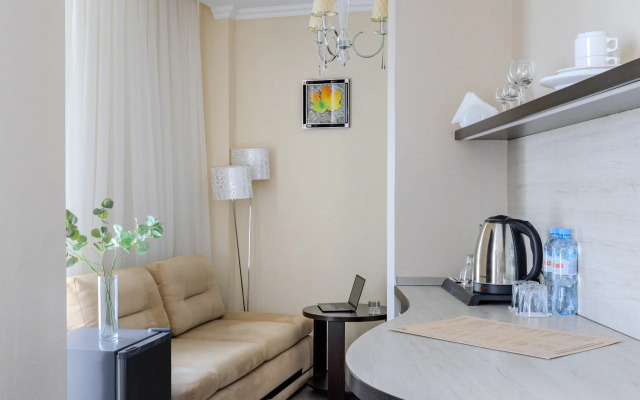 Avrora Hotel