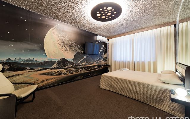 Planet Hotel