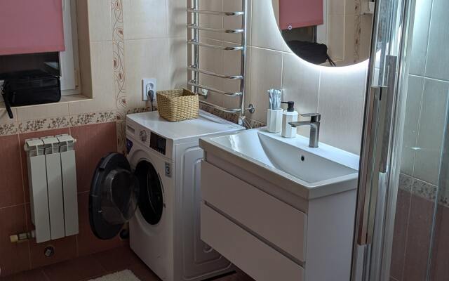 Yevrodvushka S Vidom Na More Flat
