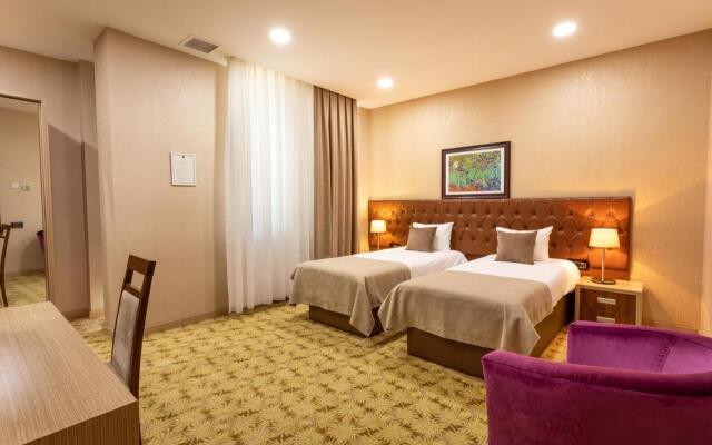 West Shine Hotel