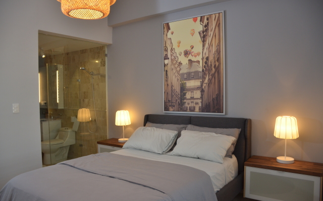 Business Gym and Pool Apartments