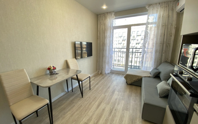 Rest with a panorama of the river Tours Flat