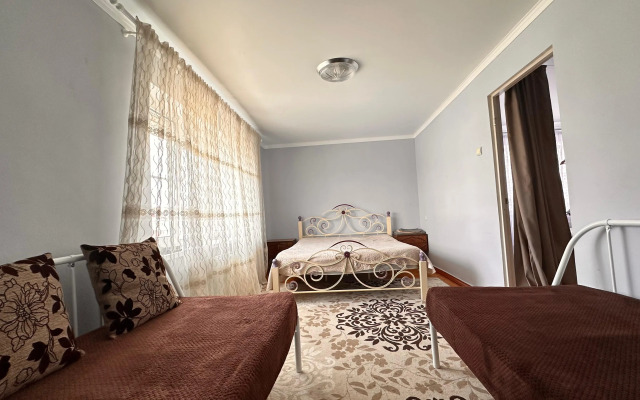 Na Prospekte Lenina 63A Flat