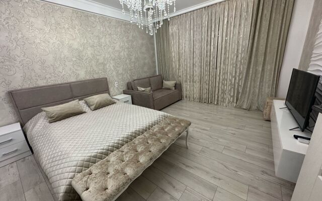 Chkalova 37 na chetvertom etazhe s lodzhiey Apartments