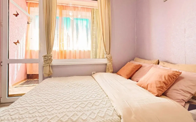 Na Tsvetochnoy 44/3 Apartments