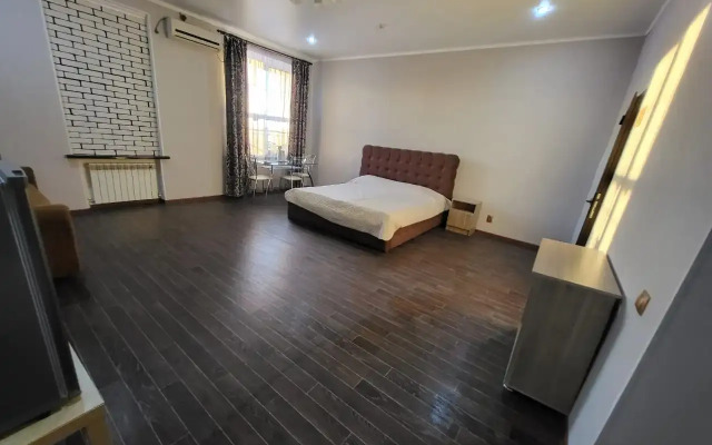 DeLyuks Mini-Hotel