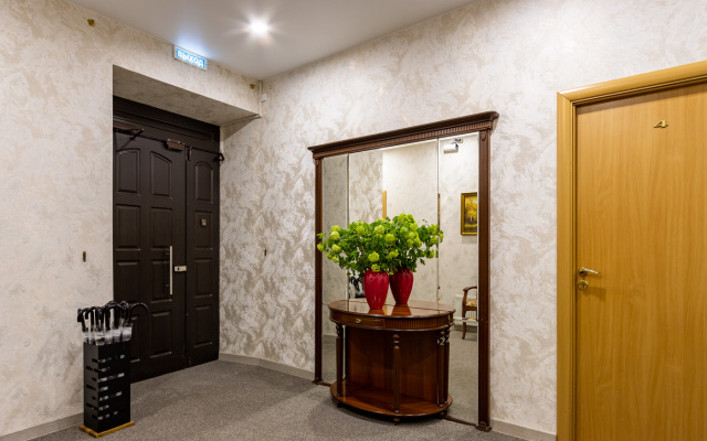 Nomera Na Ploschadi Vosstaniya Guest house