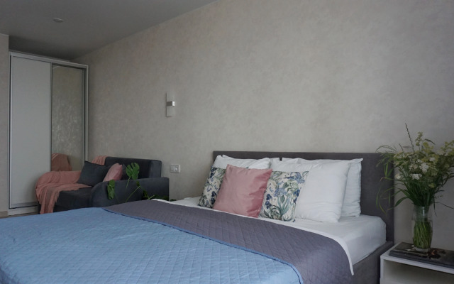 Schastlivaya S Vidom Na Lavru Flat