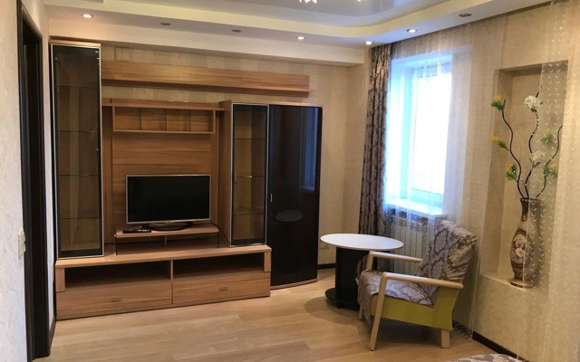 Квартира с Хорошим Ремонтом в Районе ЦУМ